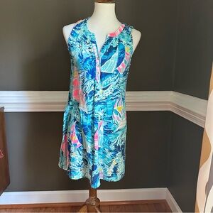 Lilly Pulitzer Essie Sailboat print shift dress with button up front. Sz S